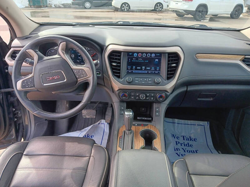 2017 GMC Acadia Denali