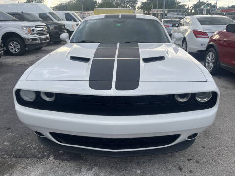2016 Dodge Challenger SXT Plus