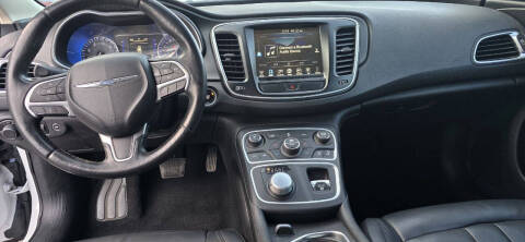 2017 Chrysler 200 Limited Platinum