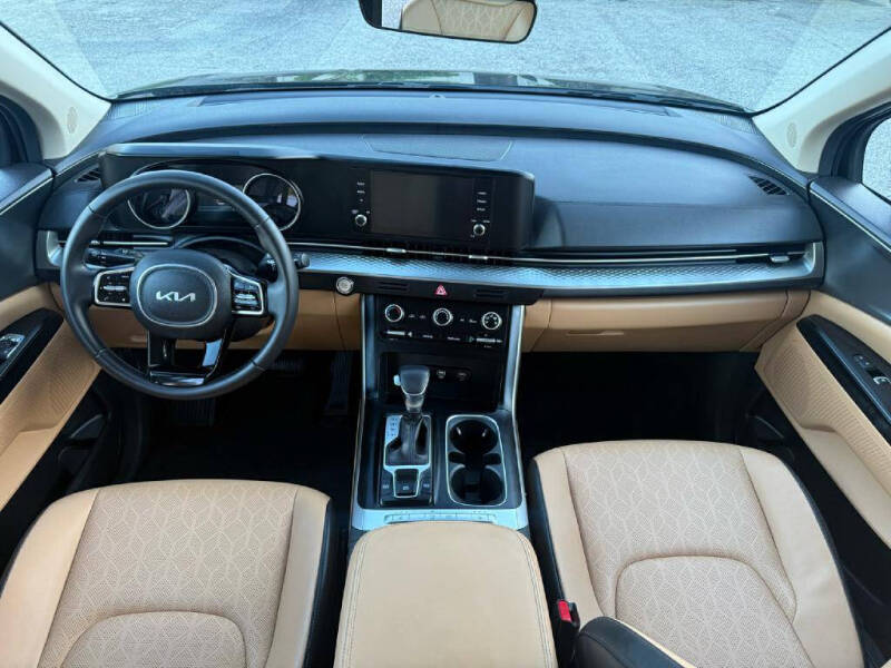 2024 Kia Carnival LX