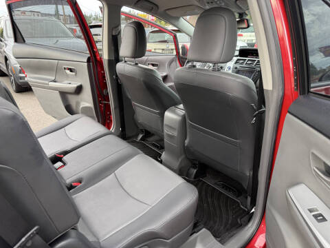 2013 Toyota Prius v Five