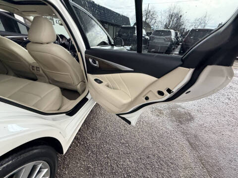 2018 Infiniti Q50 3.0T Luxe