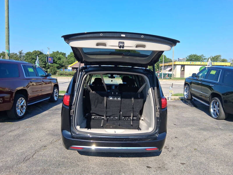 2017 Chrysler Pacifica Touring Plus