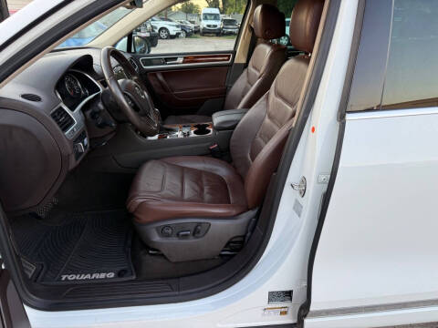 2013 Volkswagen Touareg TDI Lux