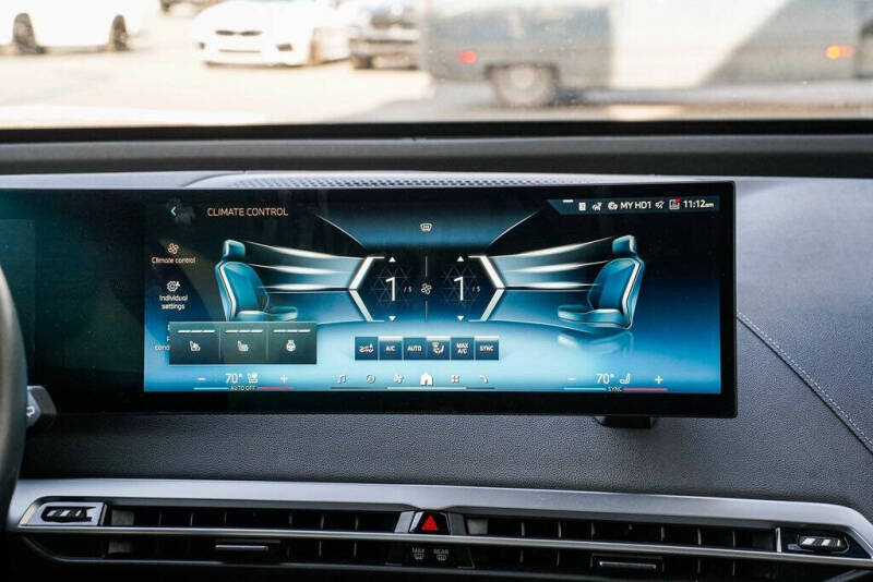 2025 BMW iX xDrive50