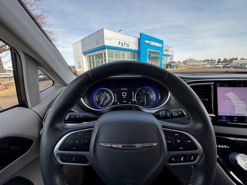 2022 Chrysler Pacifica Touring L