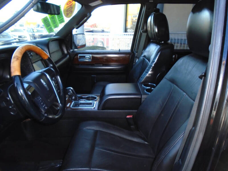 2016 Lincoln Navigator Select