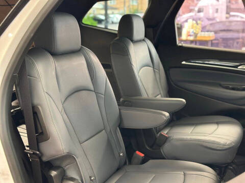 2022 Buick Enclave Essence