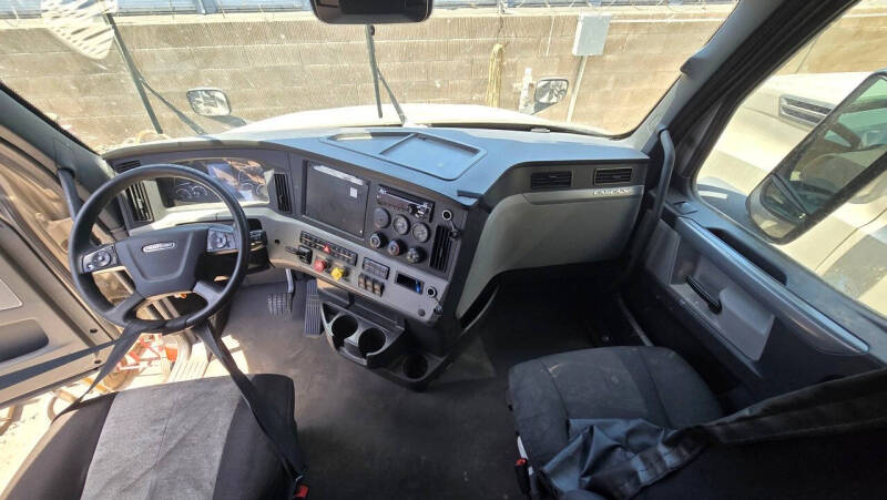 2022 Freightliner Cascadia