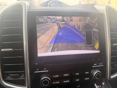 2017 Porsche Cayenne Platinum Edition