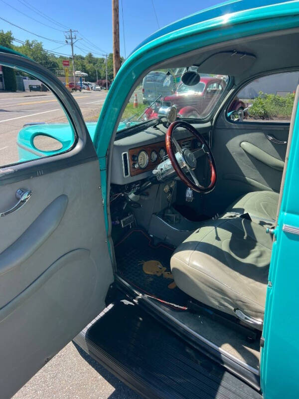 1940 Ford Deluxe