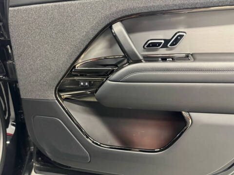 2024 Land Rover Range Rover Sport P360 SE