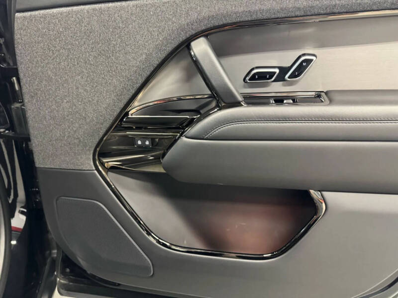 2024 Land Rover Range Rover Sport P360 SE