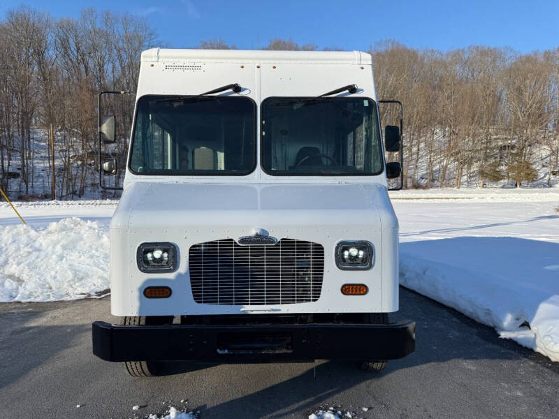 2021 Freightliner MT45 Chassis