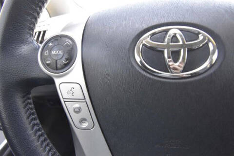2013 Toyota Prius v Five