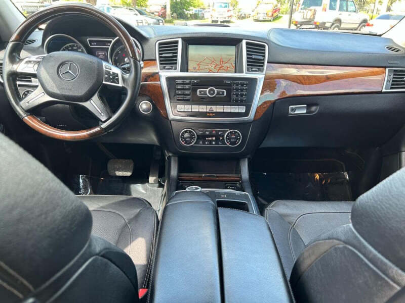 2014 Mercedes-Benz GL-Class GL 550 4MATIC