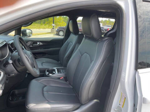 2027 Chrysler Pacifica LX