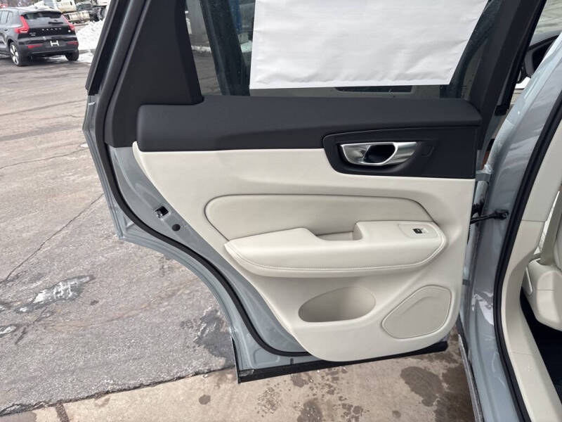 2026 Volvo XC60 B5 Ultra