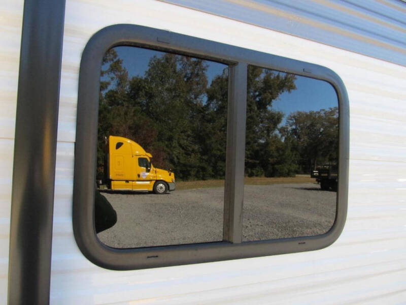 2024 Coleman CM17r24