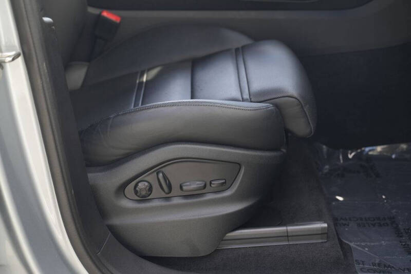 2024 Porsche Cayenne S