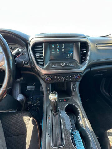 2017 GMC Acadia SLE-2
