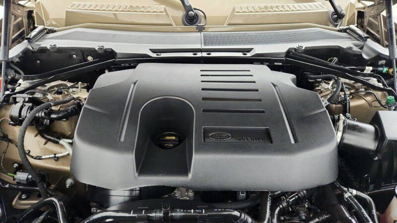 2024 Land Rover Defender 110 P400 X-Dynamic SE