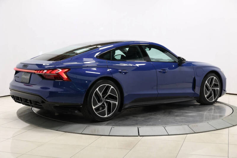 2024 Audi e-tron GT quattro Premium Plus