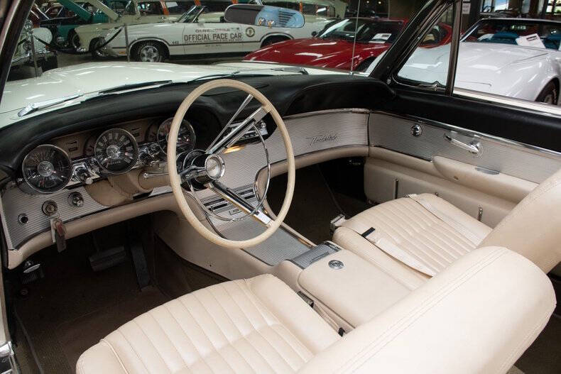 1962 Ford Thunderbird