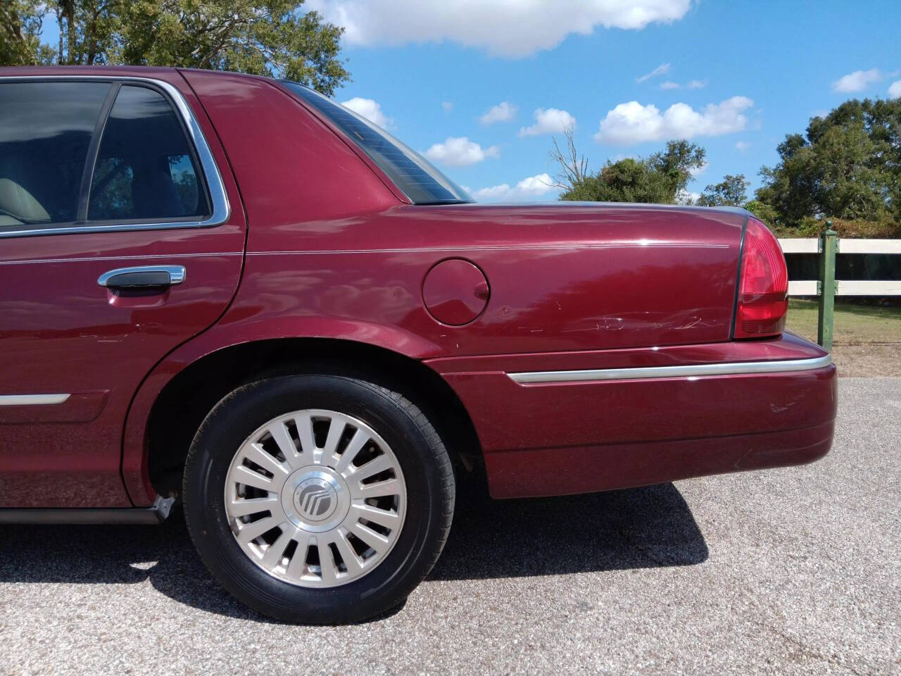 2006 Mercury Grand Marquis for sale at AUTOPLUG 360 in Stafford, TX