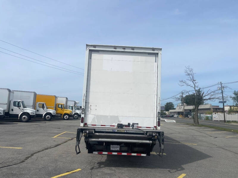 2019 Freightliner M2 106