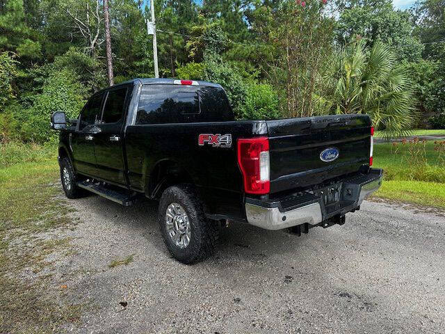 2017 Ford F-250 Super Duty Lariat photo 2