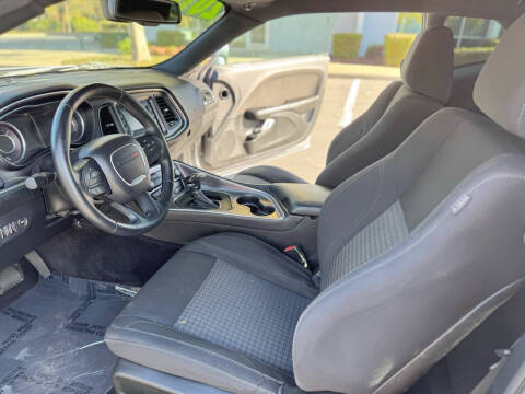 2016 Dodge Challenger SXT