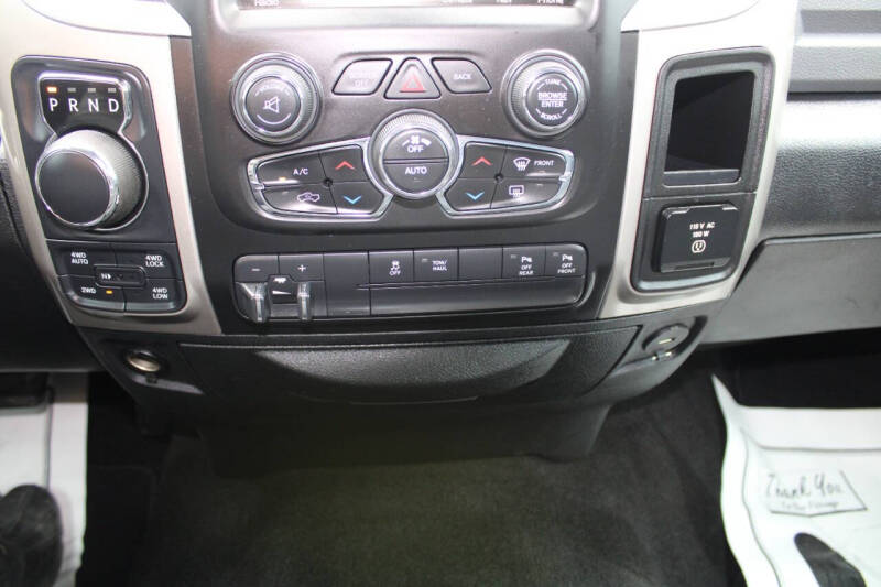 2017 RAM 1500 SLT