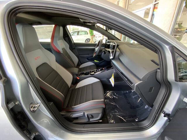 2025 Volkswagen Golf GTI Autobahn