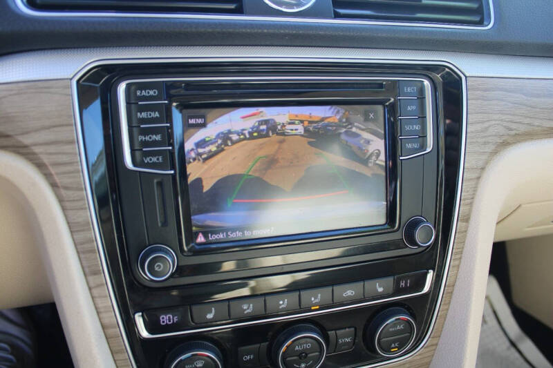 2017 Volkswagen Passat 1.8T SE