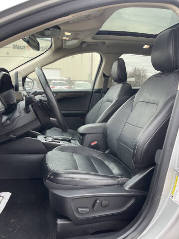 2020 Ford Escape Titanium