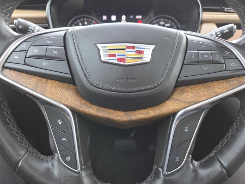 2022 Cadillac XT5 Premium Luxury