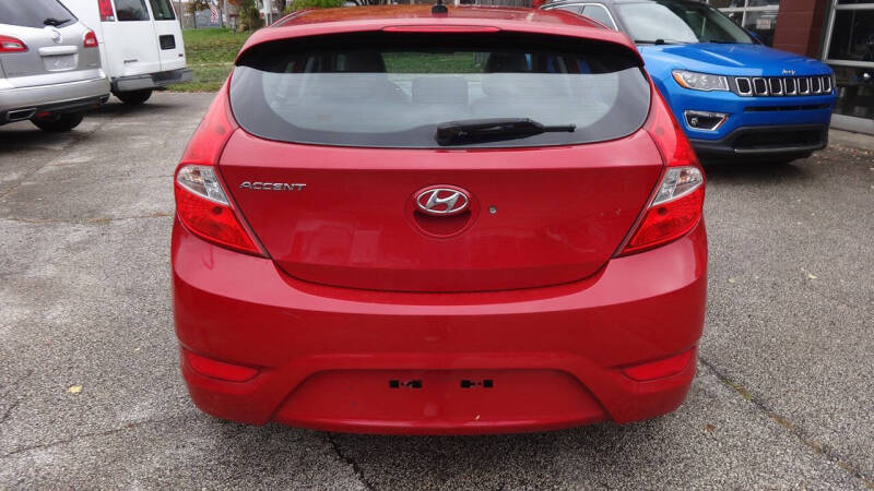 2013 Hyundai Accent SE