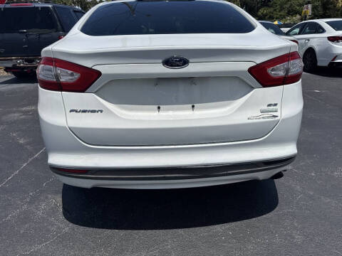 2014 Ford Fusion SE