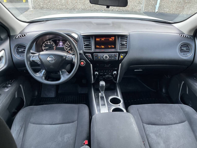 2016 Nissan Pathfinder S