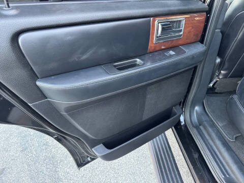 2017 Lincoln Navigator Select