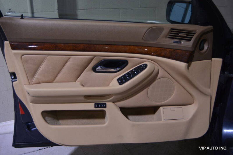 2002 BMW 5 Series 525i