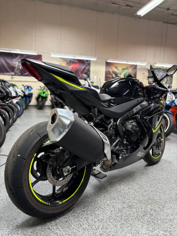 2023 Suzuki GSX-R1000