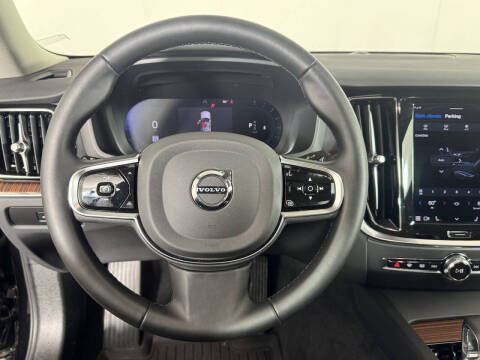 2024 Volvo S60 B5 Plus Dark Theme