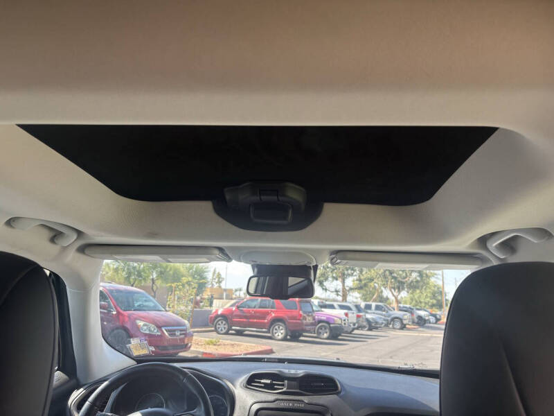 2017 Jeep Renegade Deserthawk