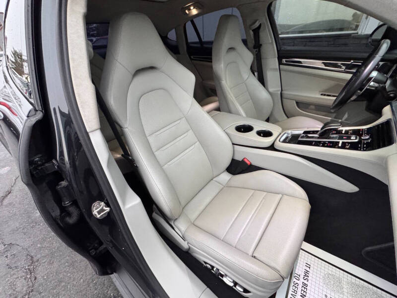 2017 Porsche Panamera Turbo