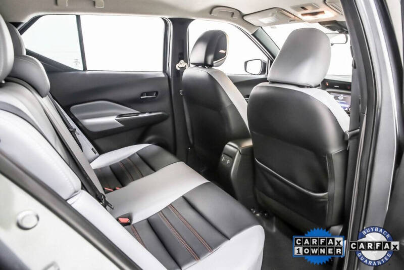 2022 Nissan Kicks SR