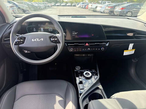 2025 Kia Niro Plug-In Hybrid EX