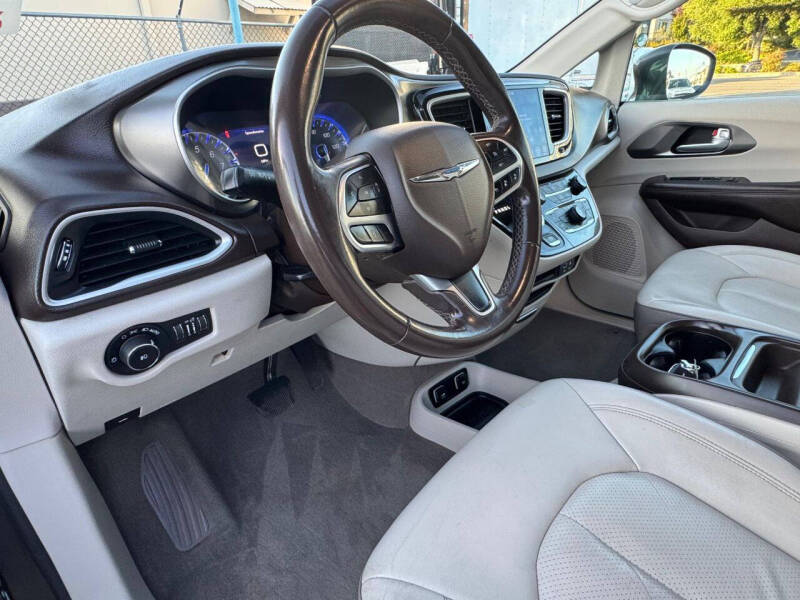 2018 Chrysler Pacifica Touring L