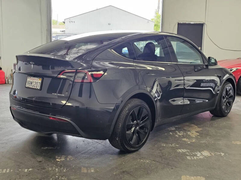 2025 Tesla Model Y Long Range